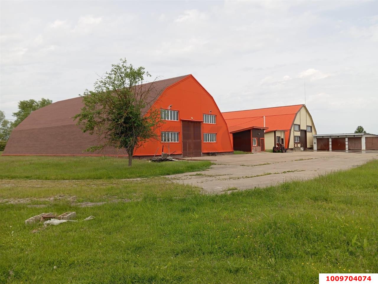 Фото №1: Коммерция 1505 м² - Саратовская, Прикубанский внутригородской округ, мкр. Славянский, ул. Табачная, 41