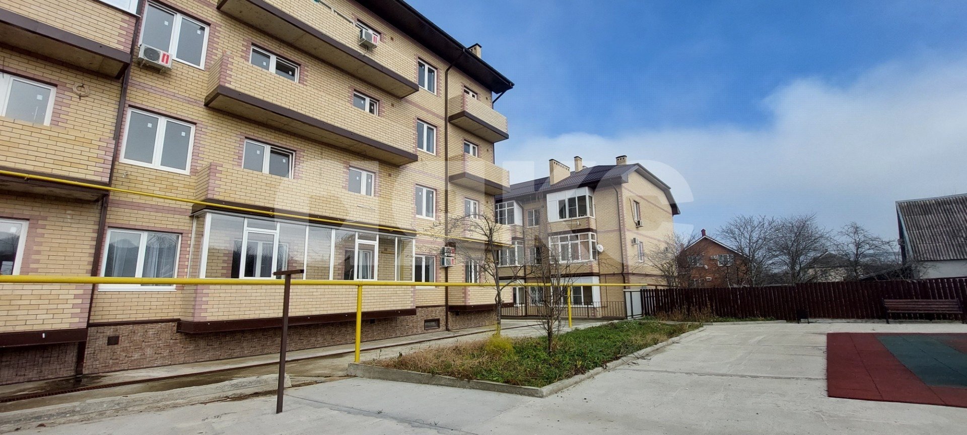 Фото №1: 2-комнатная квартира 60 м² - Горячий Ключ, Администрация, мкр. Администрация, ул. Тельмана, 52