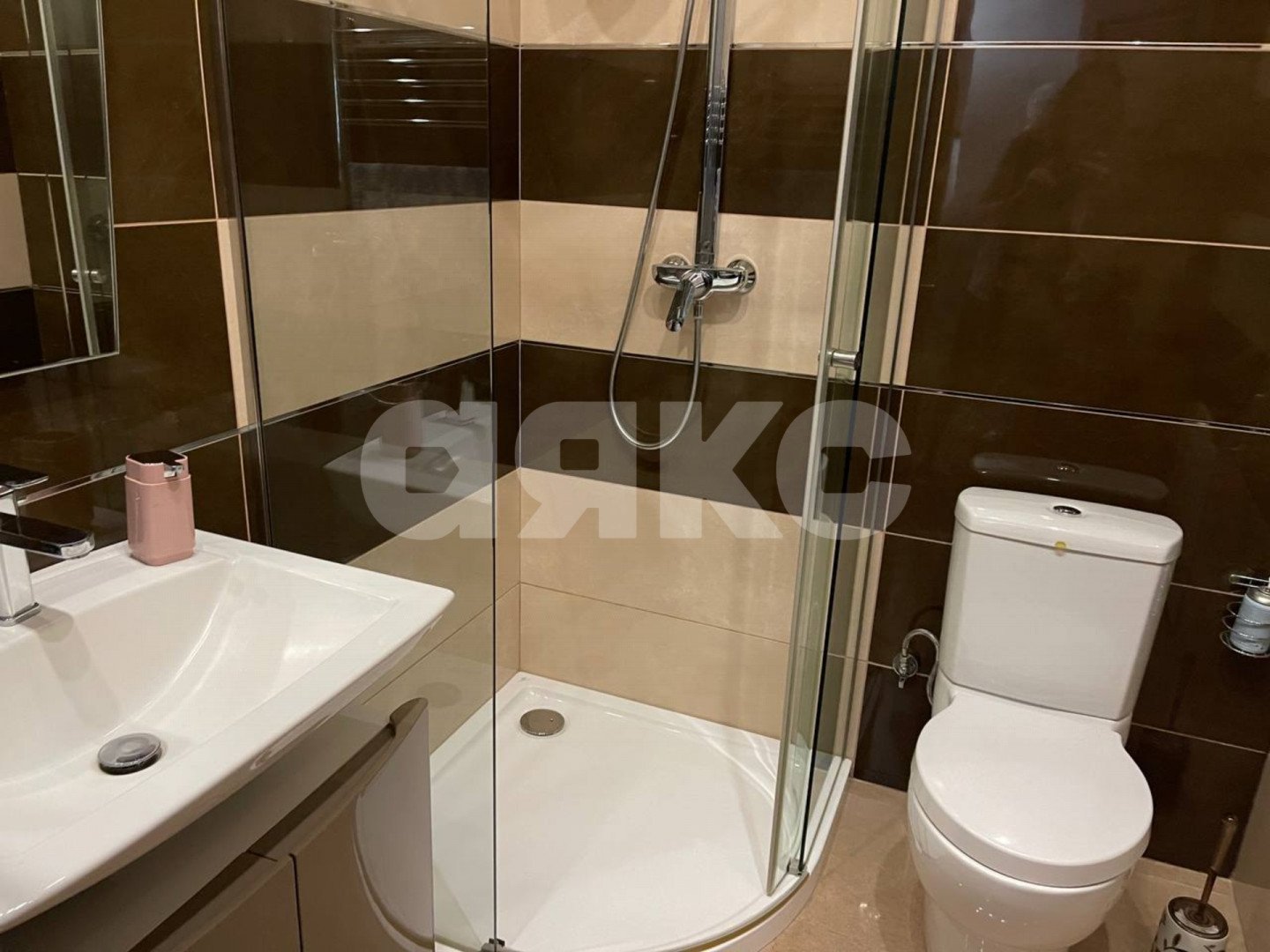 Фото №26: Дом 325 м² + 8 сот. - Горячий Ключ, Курортная Зона, мкр. Курортная Зона, ул. Ленина