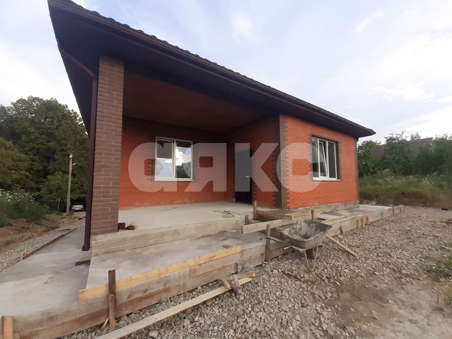 Фото №2: Дом 198 м² + 6 сот. - Горячий Ключ, мкр. Городская Больница, ул. Изумрудная