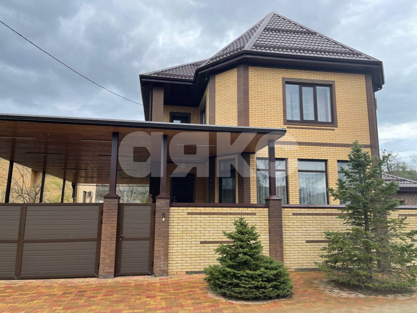 Фото №1: Дом 390 м² + 6 сот. - Горячий Ключ, мкр. Администрация, ул. Озёрная