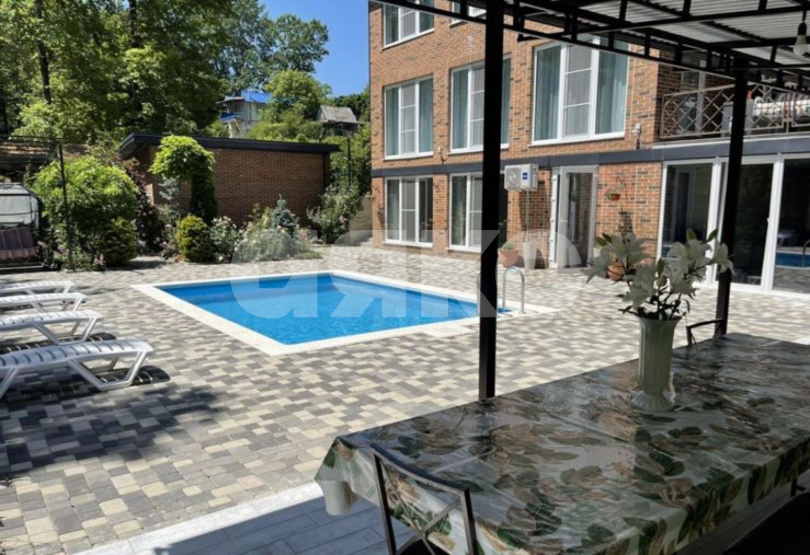 Фото №1: Дом 331 м² + 7 сот. - Горячий Ключ, Городская Больница, мкр. жилой комплекс Горячий, ул. Вишнёвая