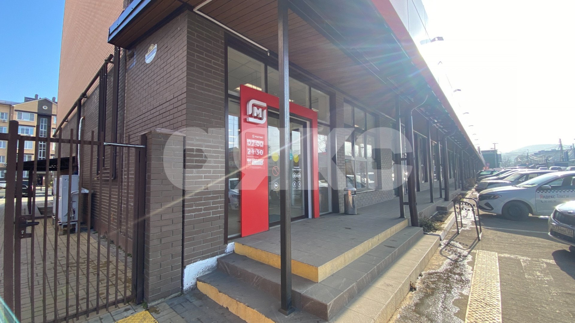 Фото №1: Торговое помещение 40 м² - Горячий Ключ, Старый Рынок, жилой комплекс Островский, Старый Рынок, мкр. жилой комплекс Островский, ул. Ворошилова, 38К1