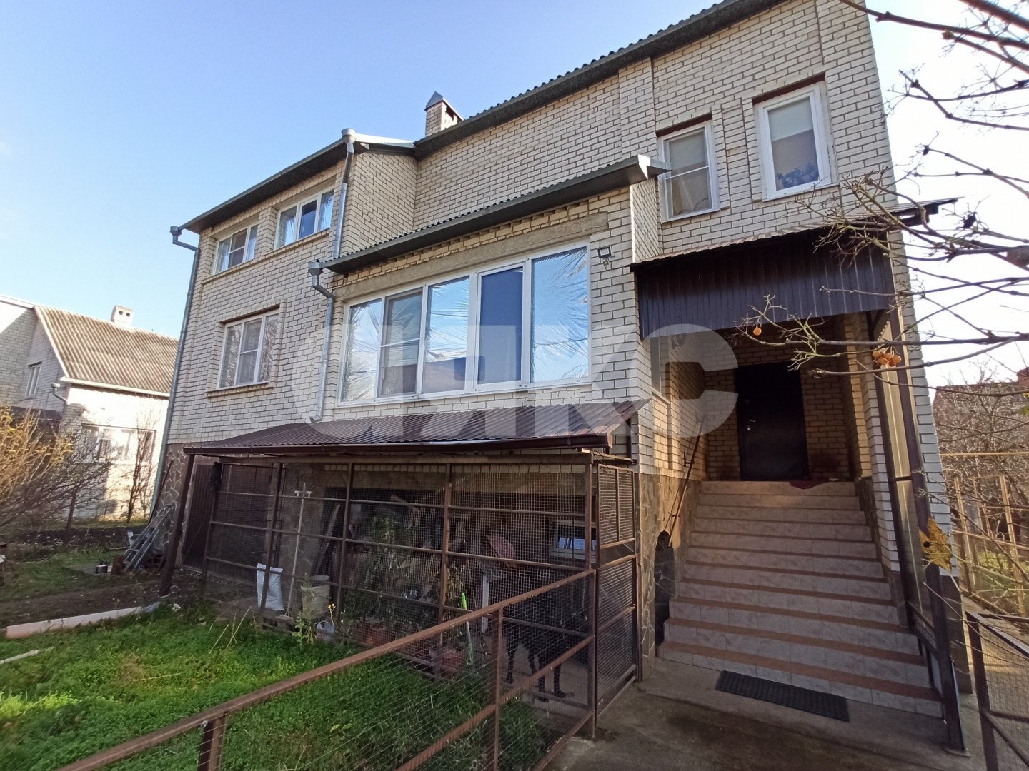 Фото №1: Дом 220 м² + 7 сот. - Горячий Ключ, мкр. Администрация, ул. Солнечная