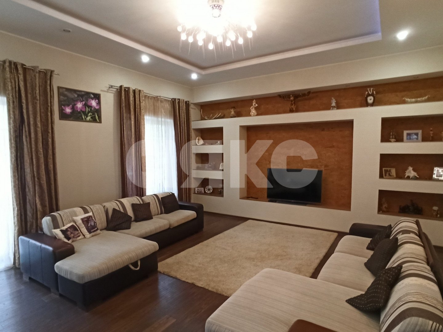 Фото №3: Дом 271 м² + 8.6 сот. - Горячий Ключ, Старый Рынок, мкр. Старый Рынок, ул. Октябрьская