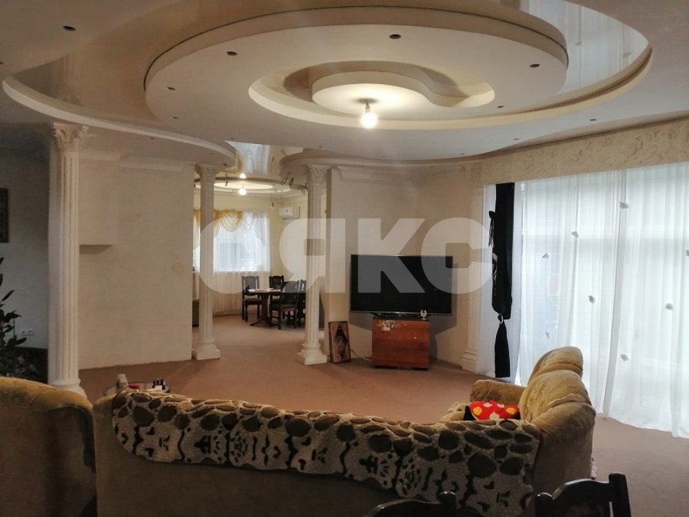 Фото №1: Дом 236 м² + 9.8 сот. - Саратовская, ул. Индустриальная