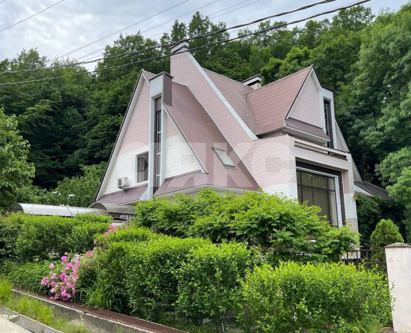 Фото №1: Дом 375 м² + 9.5 сот. - Горячий Ключ, мкр. Старый Рынок, ул. Пушкина