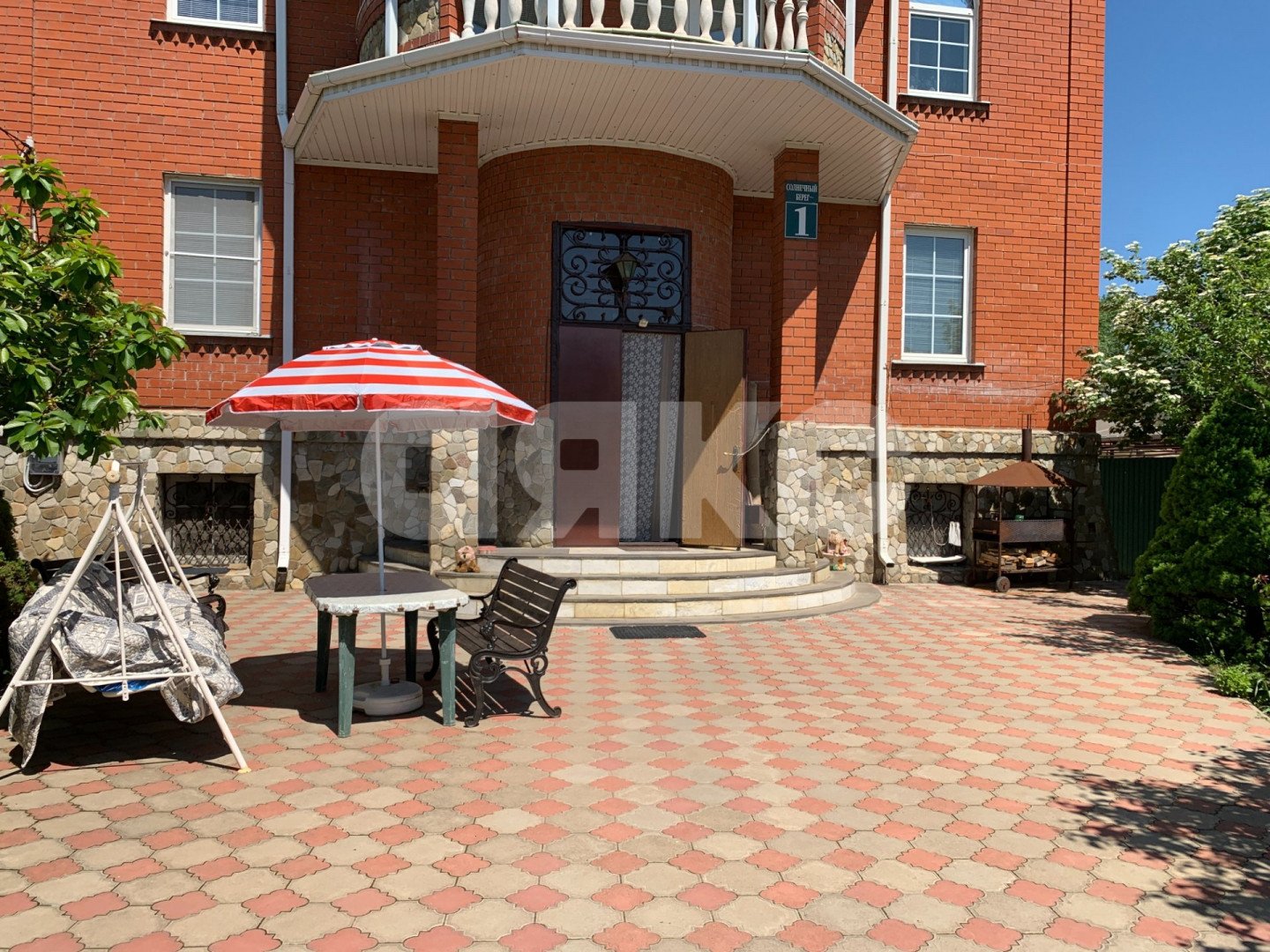 Фото №1: Дом 525 м² + 8 сот. - Горячий Ключ, Старый Рынок, мкр. Старый Рынок, ул. Солнечный Берег