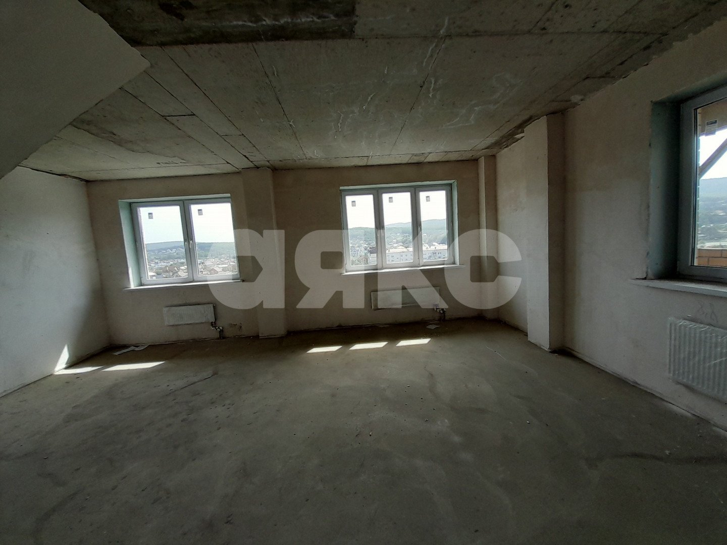 Фото №3: 4-комнатная квартира 102 м² - Горячий Ключ, мкр. Курортная Зона, ул. Ленина, 147А