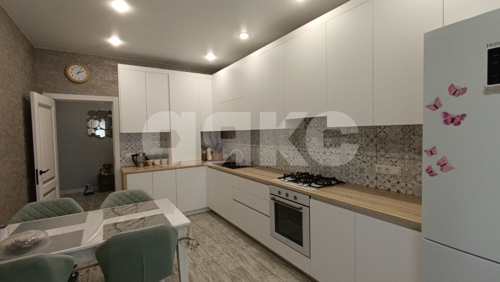 Фото №1: 2-комнатная квартира 64 м² - Горячий Ключ, Администрация, коттеджный посёлок Царское, Администрация, с. коттеджный посёлок Царское, ул. Владимирская, 20