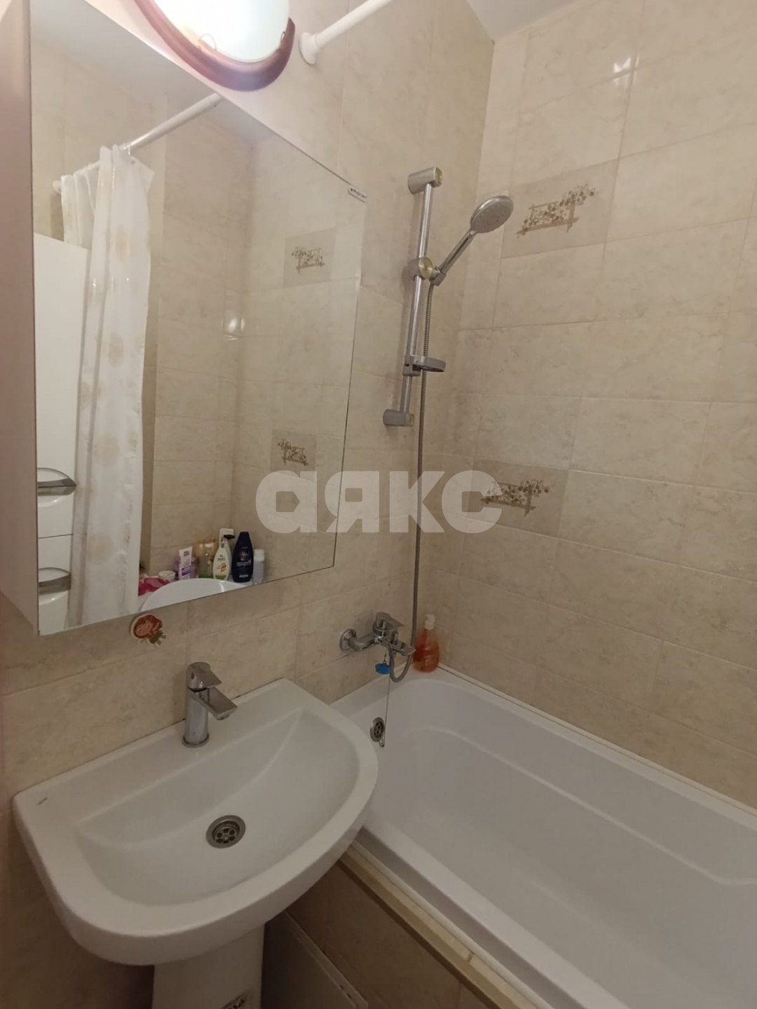 Фото №9: 2-комнатная квартира 64 м² - Горячий Ключ, Городская Больница, мкр. Городская Больница, ул. Ярославского, 100Б