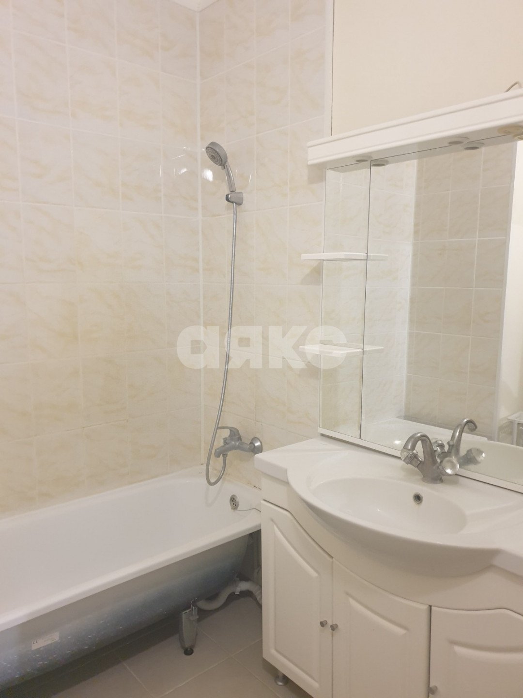 Фото №10: 2-комнатная квартира 53 м² - Горячий Ключ, Старый Рынок, жилой комплекс Островский, Администрация, мкр. Администрация, ул. Объездная, 18Ак8