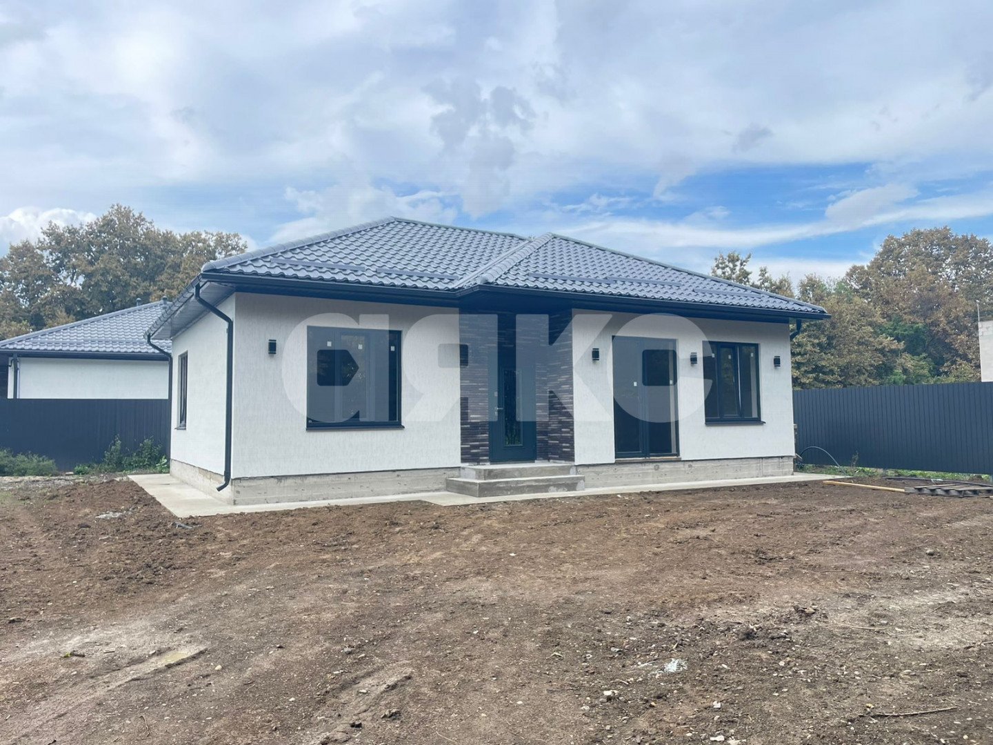 Фото №1: Дом 96 м² + 5 сот. - Саратовская, коттеджный  Зеленая Усадьба, п. коттеджный  Зеленая Усадьба, ул. Ореховая