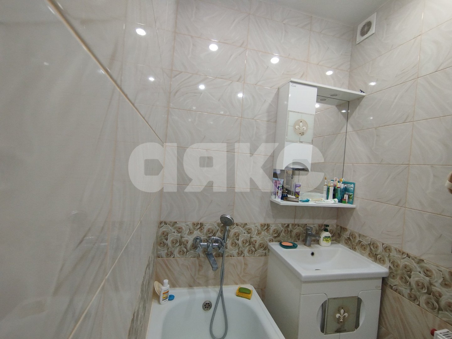 Фото №8: 1-комнатная квартира 40 м² - Горячий Ключ, Администрация, жилой комплекс Аристократ, Администрация, мкр. жилой комплекс Аристократ, ул. Бабушкина, 36