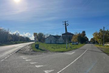 Фото №3: Коммерция 140 м² - Стародеревянковская, п. Сахарного Завода, ул. Кирова, 1