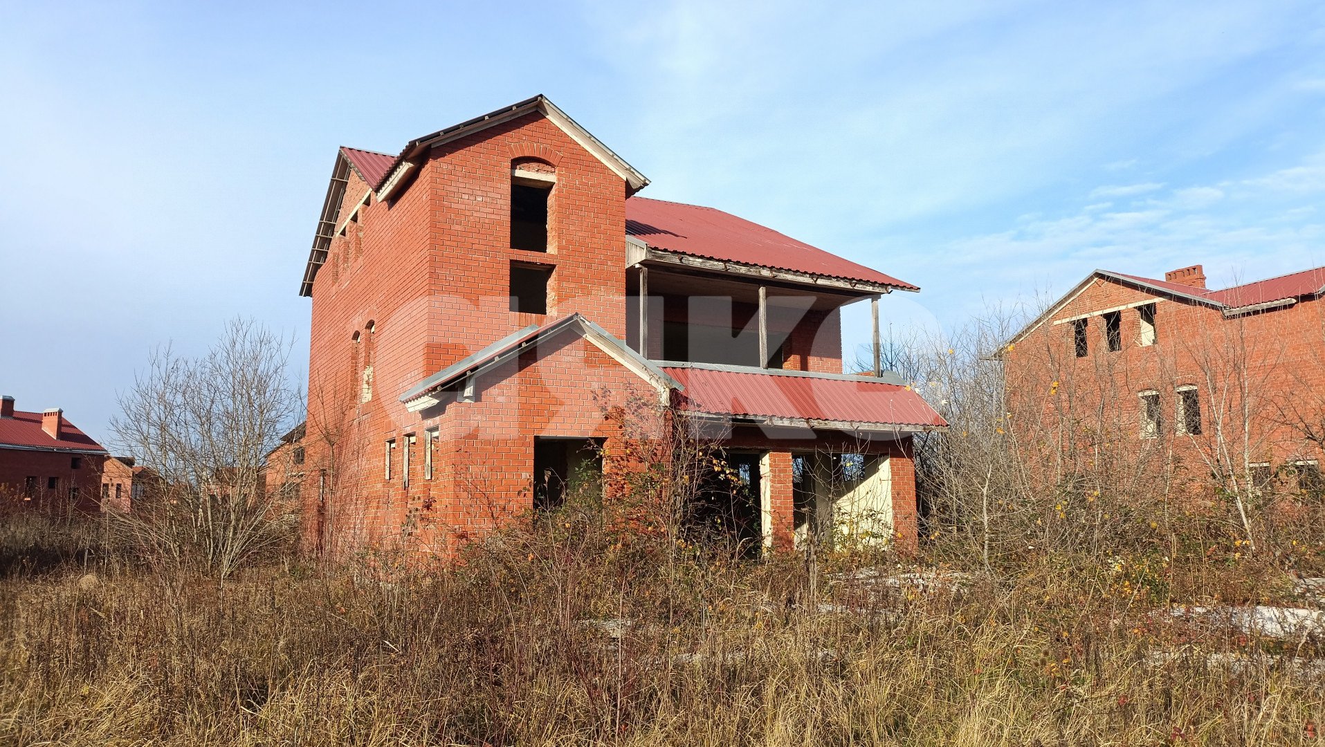 Фото №1: Дом 250 м² + 15 сот. - Саратовская, 4-й, мкр. 13-й квартал, 5