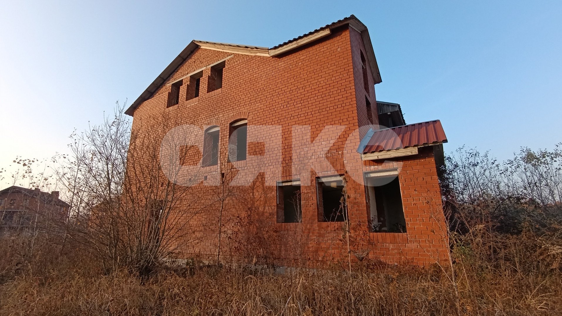 Фото №2: Дом 250 м² + 15 сот. - Саратовская, 4-й, мкр. 13-й квартал, 5