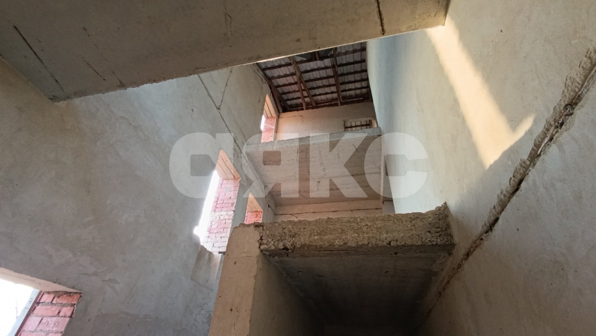 Фото №3: Дом 250 м² + 15 сот. - Саратовская, 4-й, мкр. 13-й квартал, 5