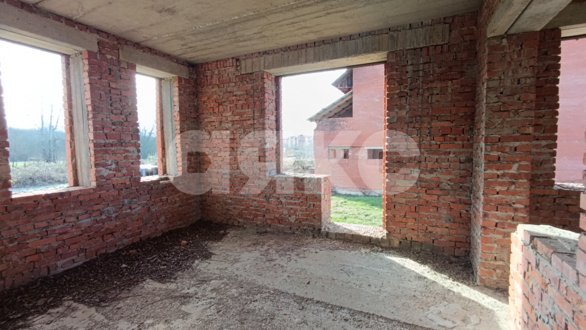 Фото №2: Дом 250 м² + 15 сот. - Саратовская, 4-й, мкр. 13-й квартал, 5