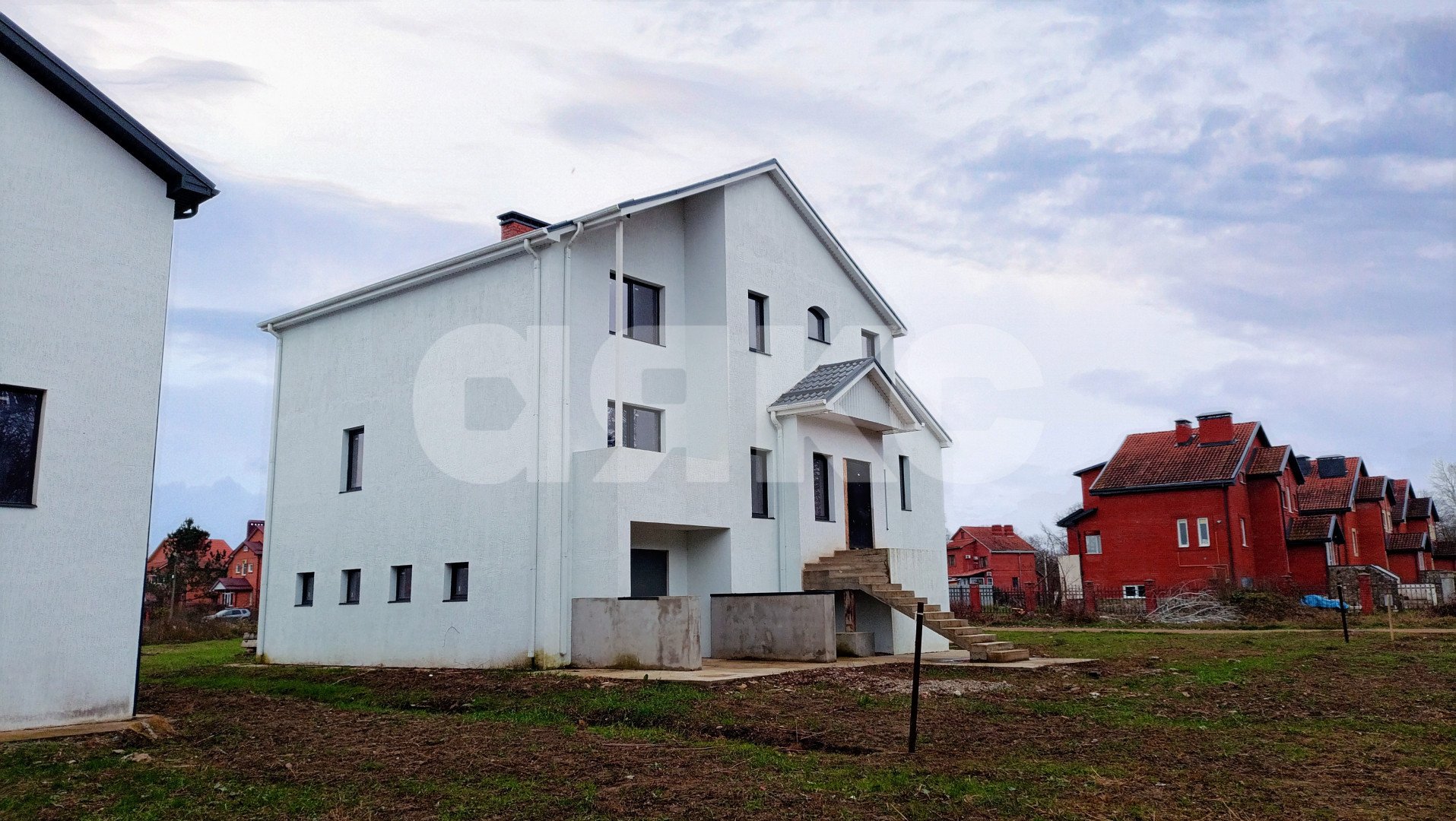 Фото №2: Дом 390 м² + 8 сот. - Саратовская, мкр. 4-й, ул. Шоссейная, 179