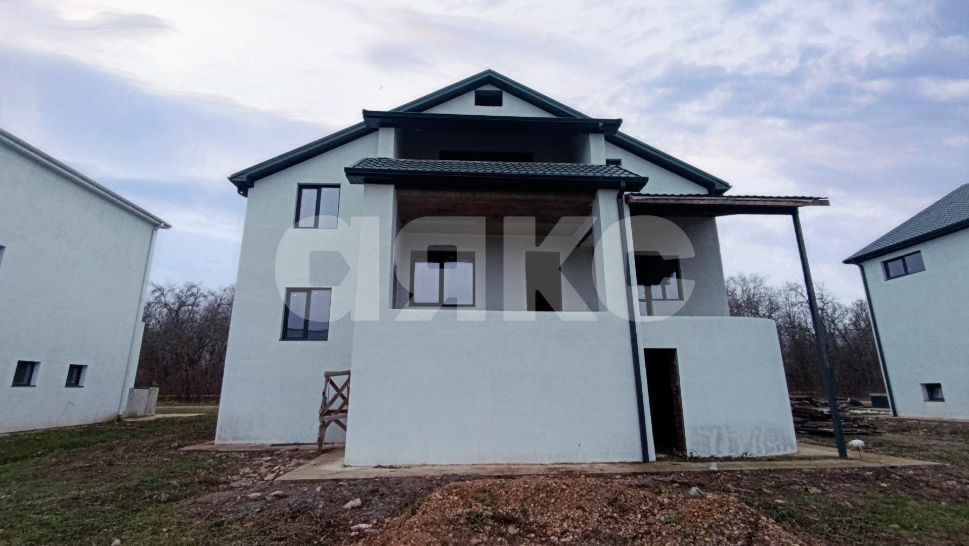 Фото №2: Дом 286 м² + 7.82 сот. - Саратовская, мкр. 4-й, ул. Шоссейная, 179