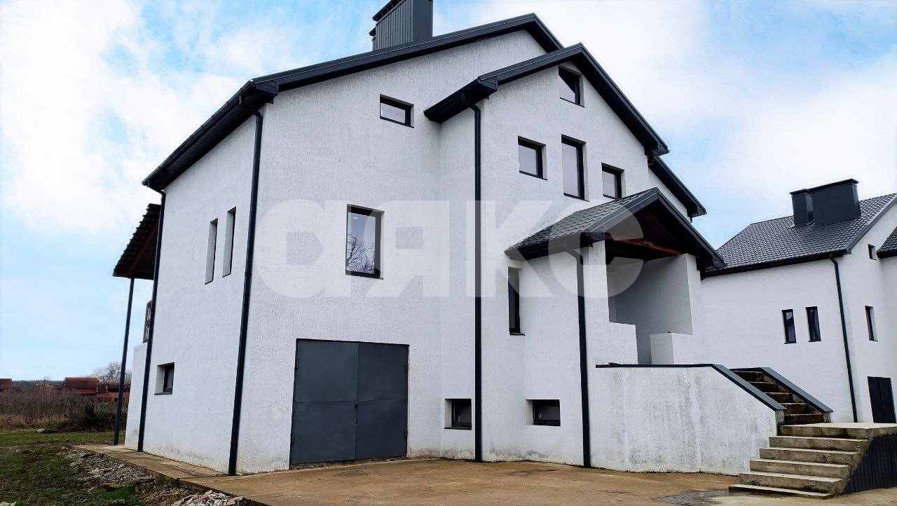 Фото №3: Дом 286 м² + 7.82 сот. - Саратовская, мкр. 4-й, ул. Шоссейная, 179