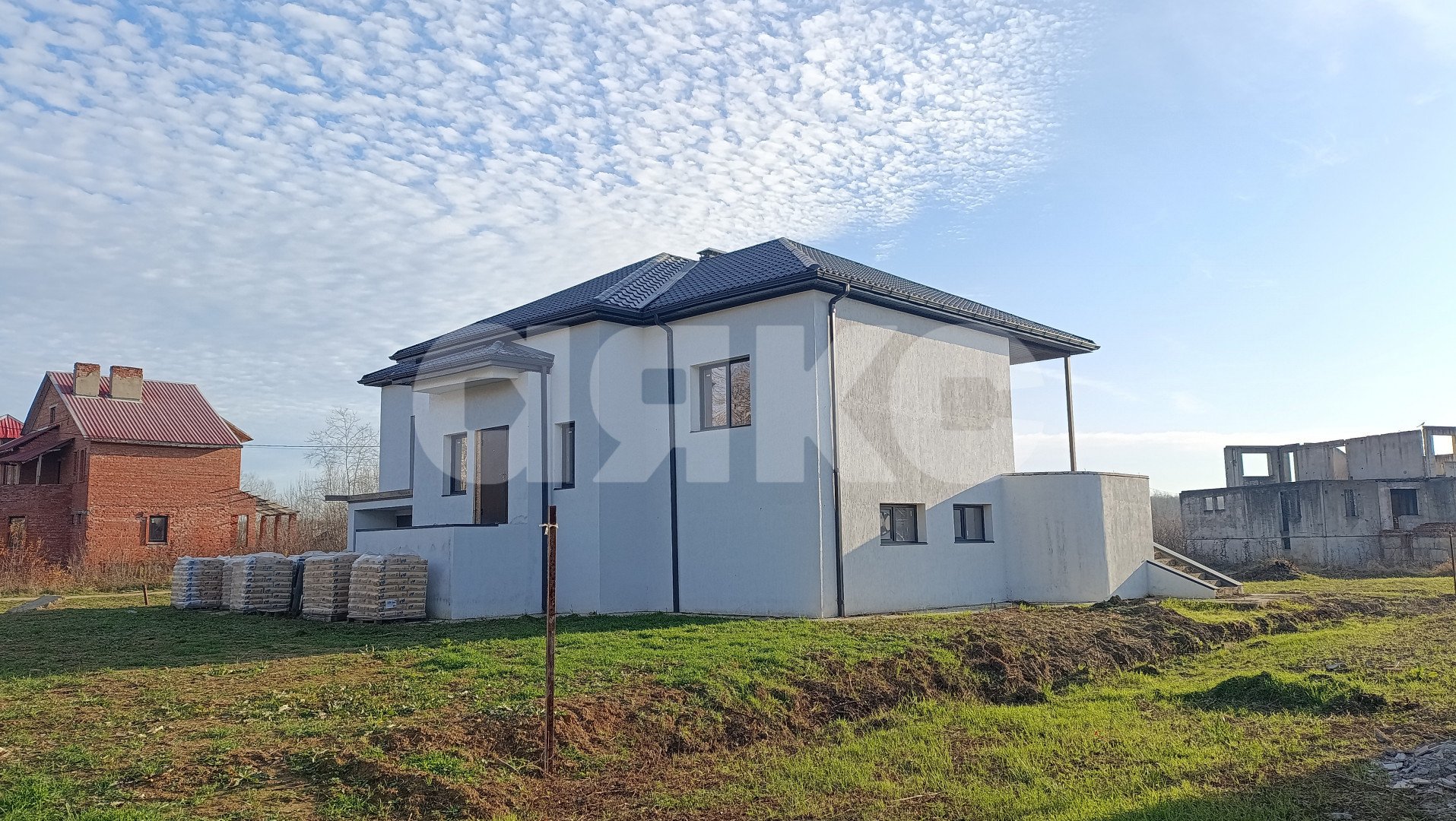 Фото №2: Дом 286 м² + 8 сот. - Саратовская, мкр. 4-й, ул. Шоссейная, 179