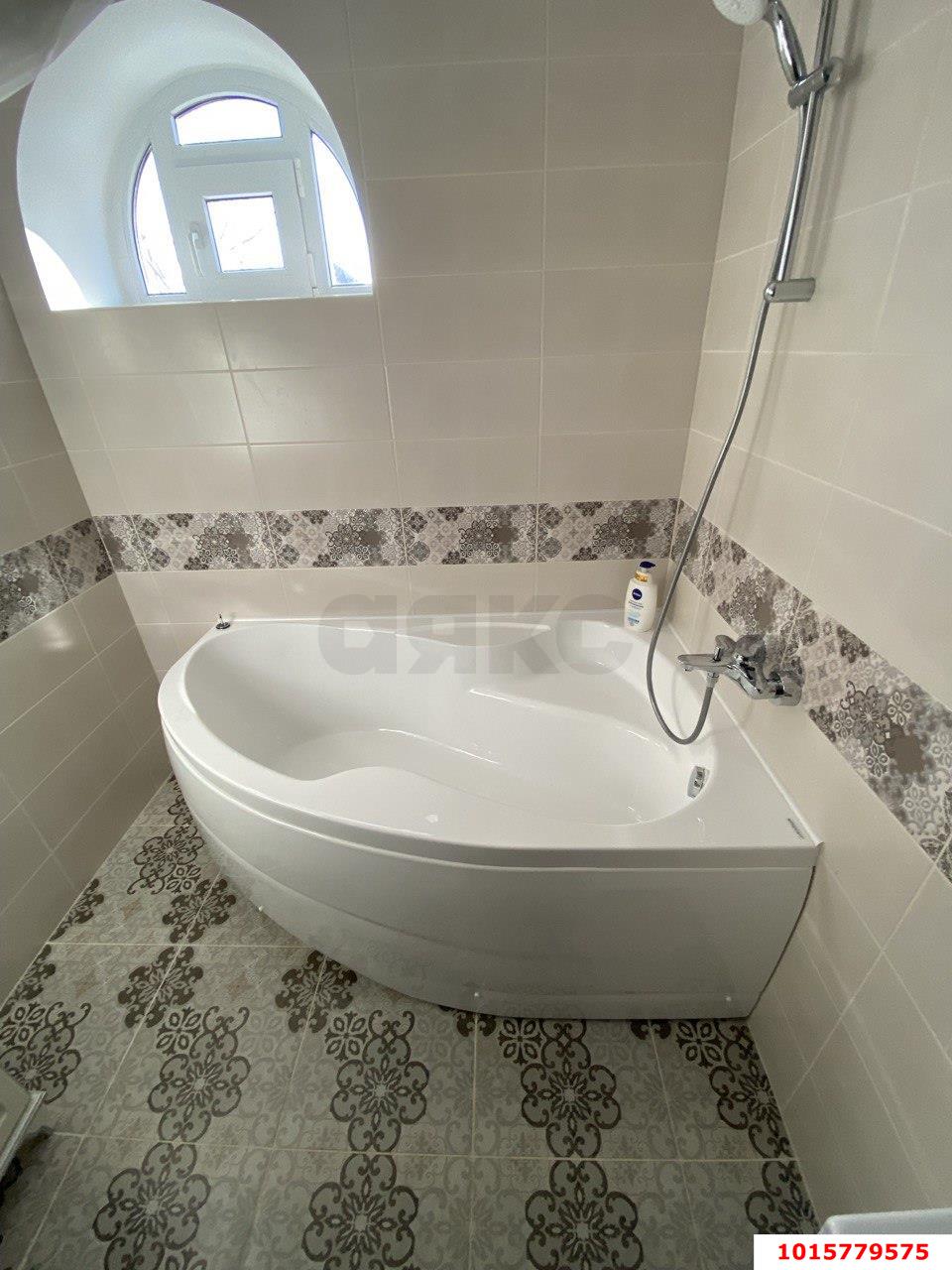 Фото №11: 2-комнатная квартира 85 м² - Горячий Ключ, мкр. Старый Рынок, ул. Лермонтова, 77