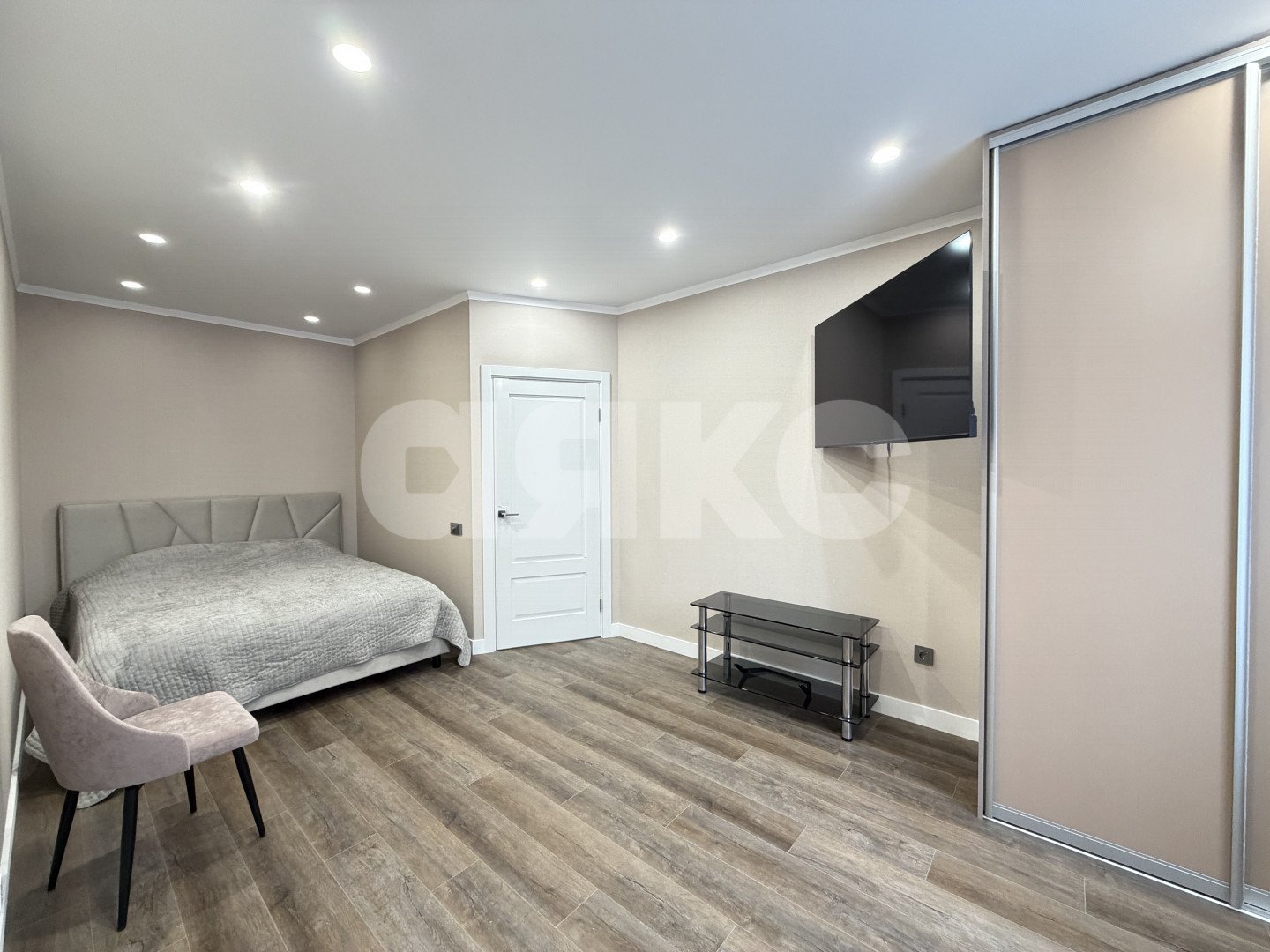 Фото №1: 1-комнатная квартира 37 м² - Горячий Ключ, Администрация, мкр. Администрация, ул. Объездная, 18Ак7/2